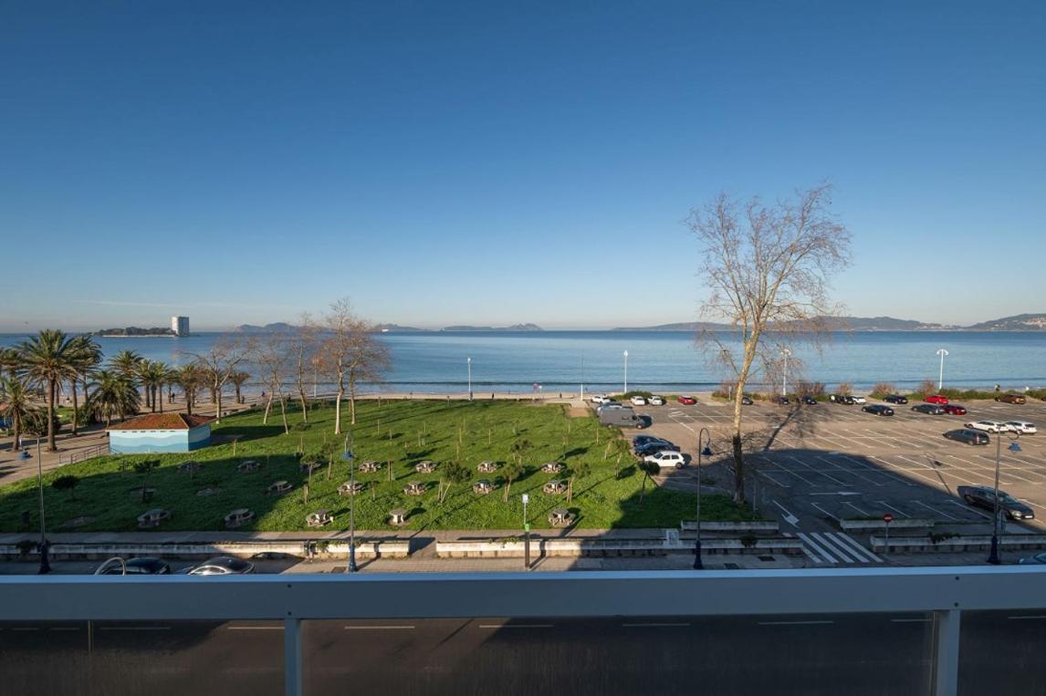 Primera Linea De Playa Samil Costa Con Garaje Incluido Vigo Exterior photo