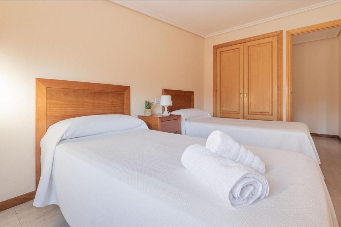 Primera Linea De Playa Samil Costa Con Garaje Incluido Vigo Exterior photo